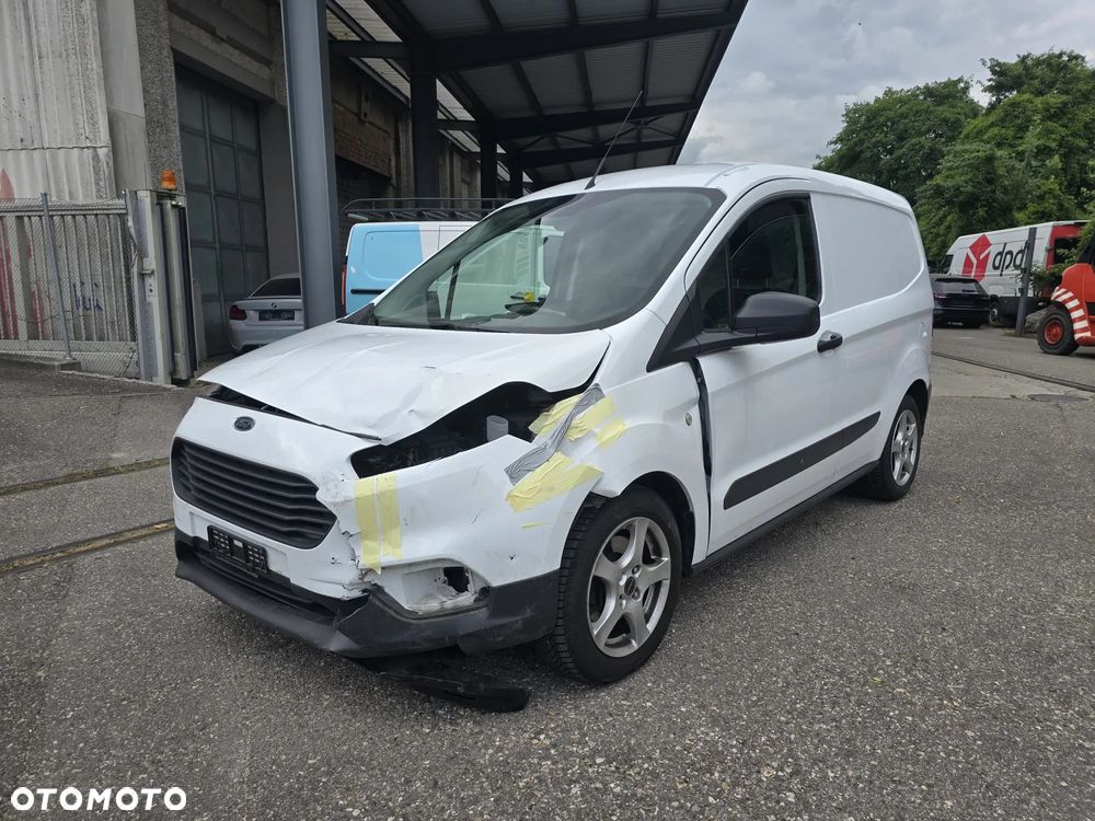 Ford Transit Courier - 2