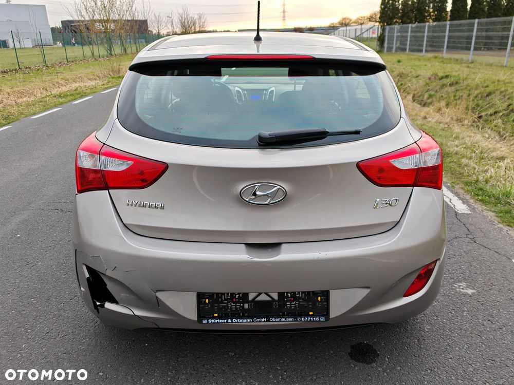 Hyundai i30 1.4 Trend - 18