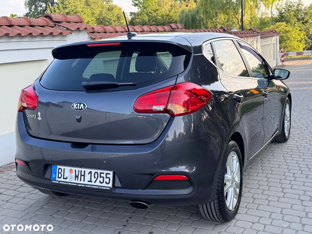 Kia Ceed - 13