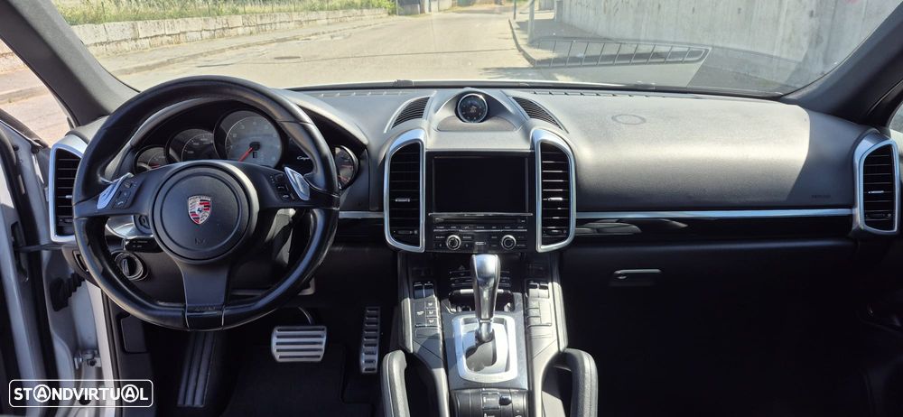 Porsche Cayenne S - 8