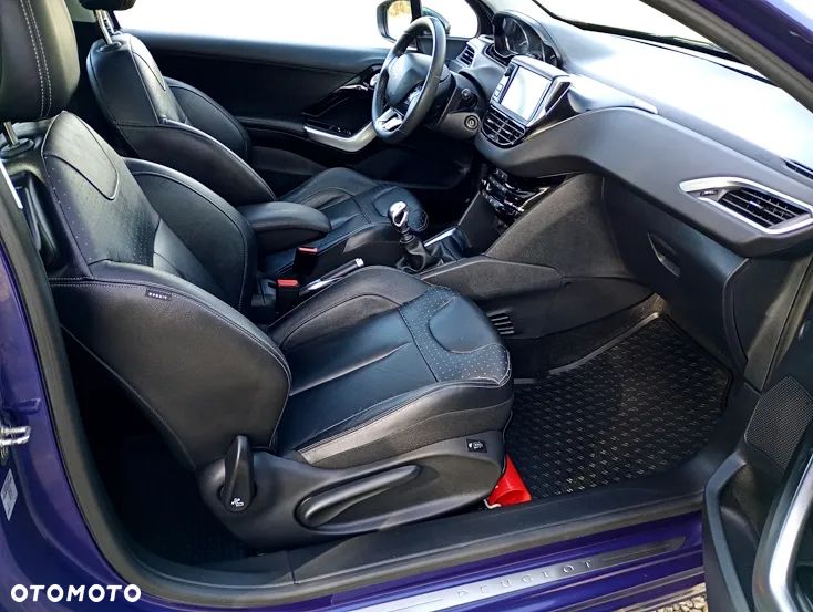 Peugeot 208 155 THP Allure - 16