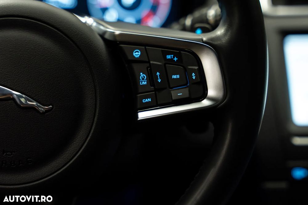 Jaguar E-Pace D180 AWD R-Dynamic HSE - 15