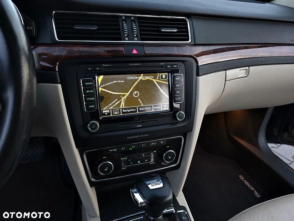 Skoda Superb Combi 2.0 TDI DSG Exclusive - 30