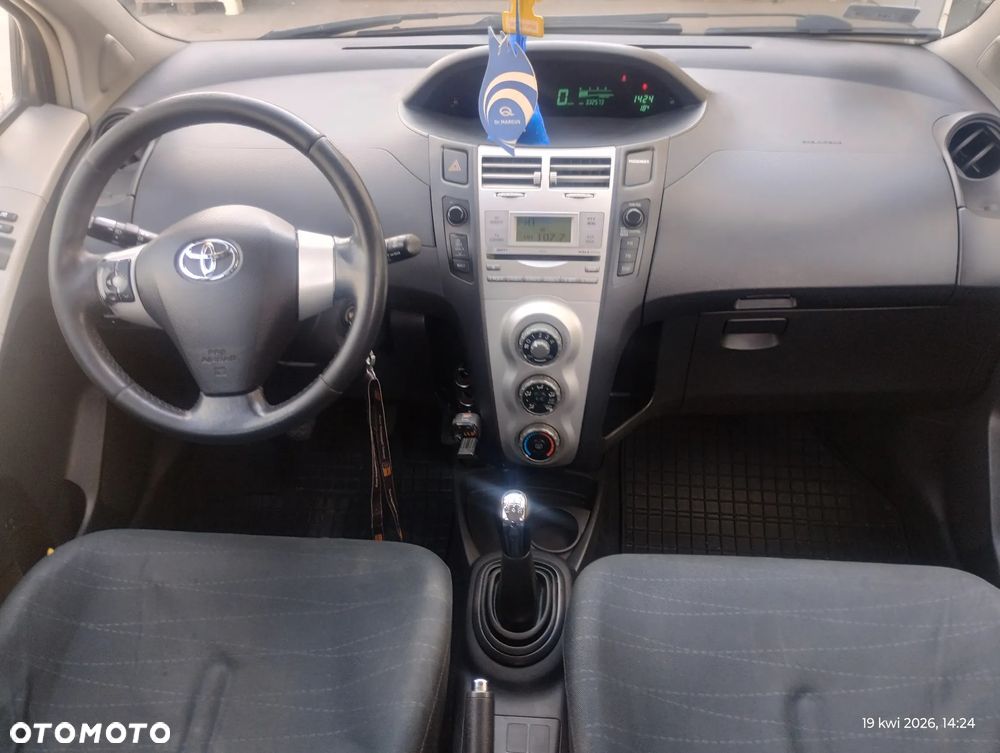 Toyota Yaris - 6