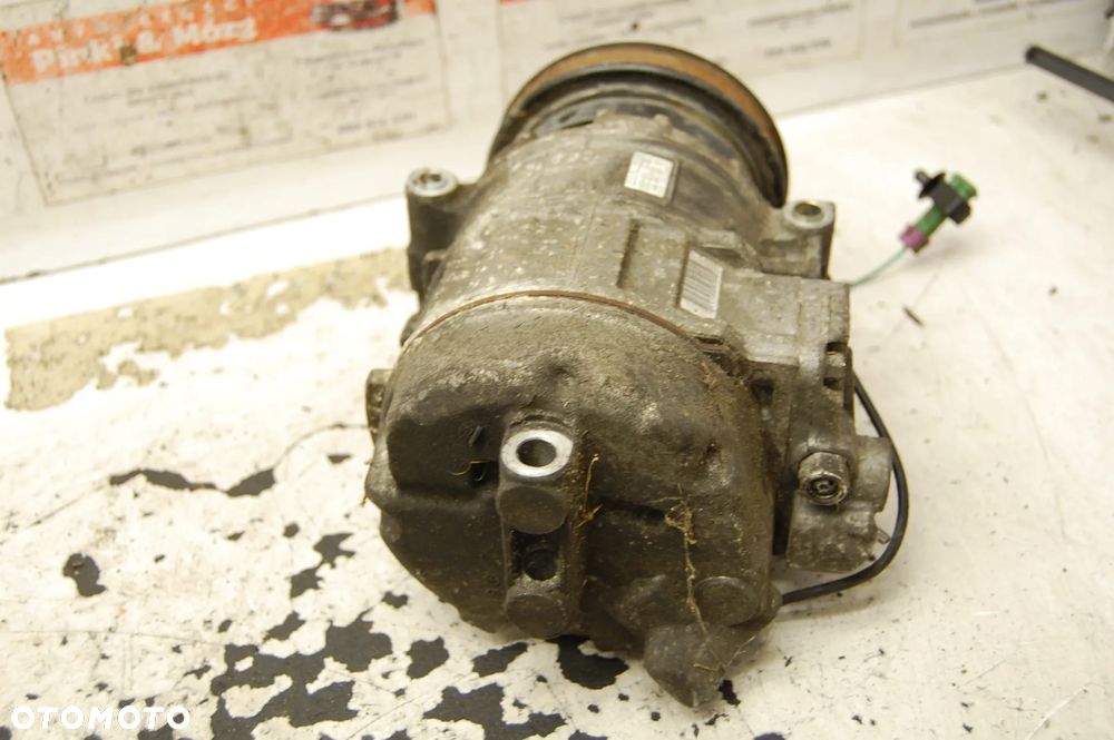 KOMPRESOR SPRĘŻARKA KLIMATYZACJI 8D0260805B AUDI A4 B5 1.6 VW PASSAT B5 8D0260805J SKODA SUPERB I 1.8 TURBO - 8