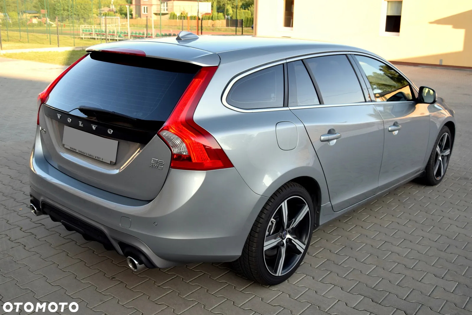 Volvo V60 D5 AWD R-Design Summum - 14