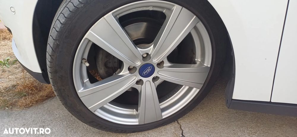 Ford Focus 2.0 TDCI Powershift Titanium - 6