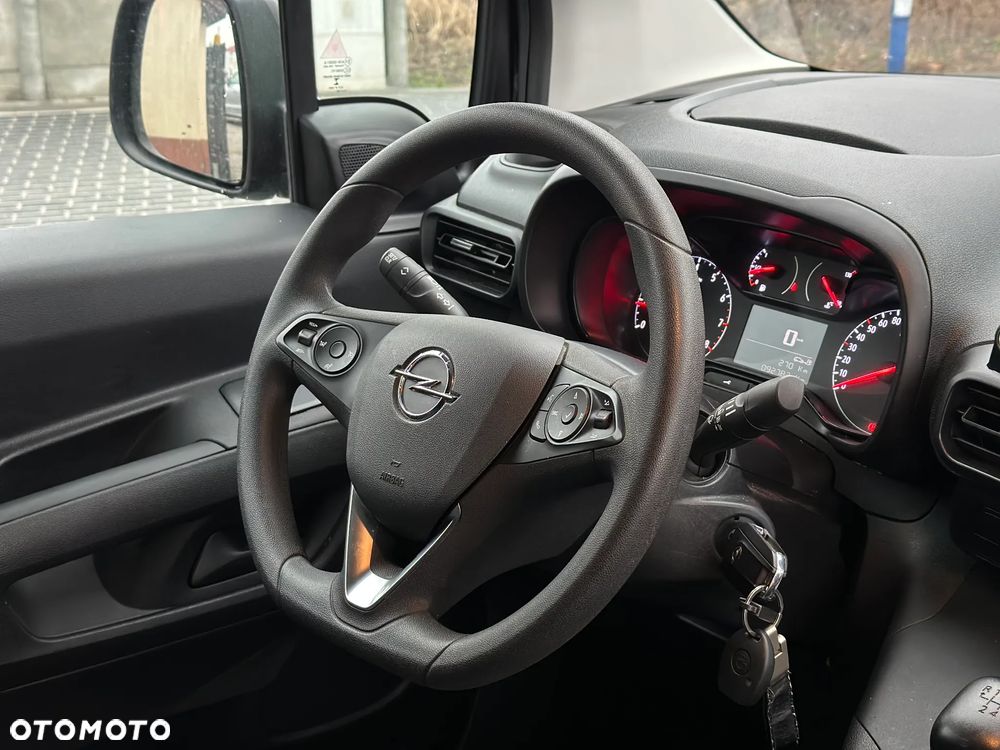Opel COMBO - 15