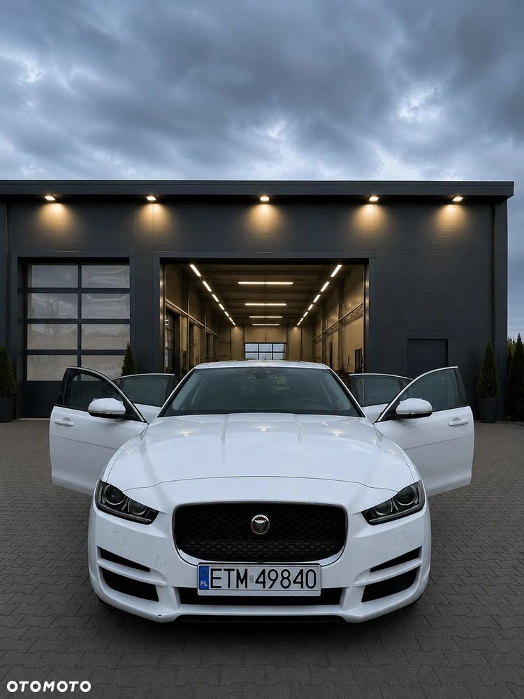 Jaguar XE - 7