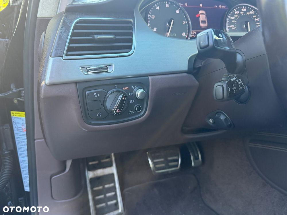 Audi S8 Plus - 29