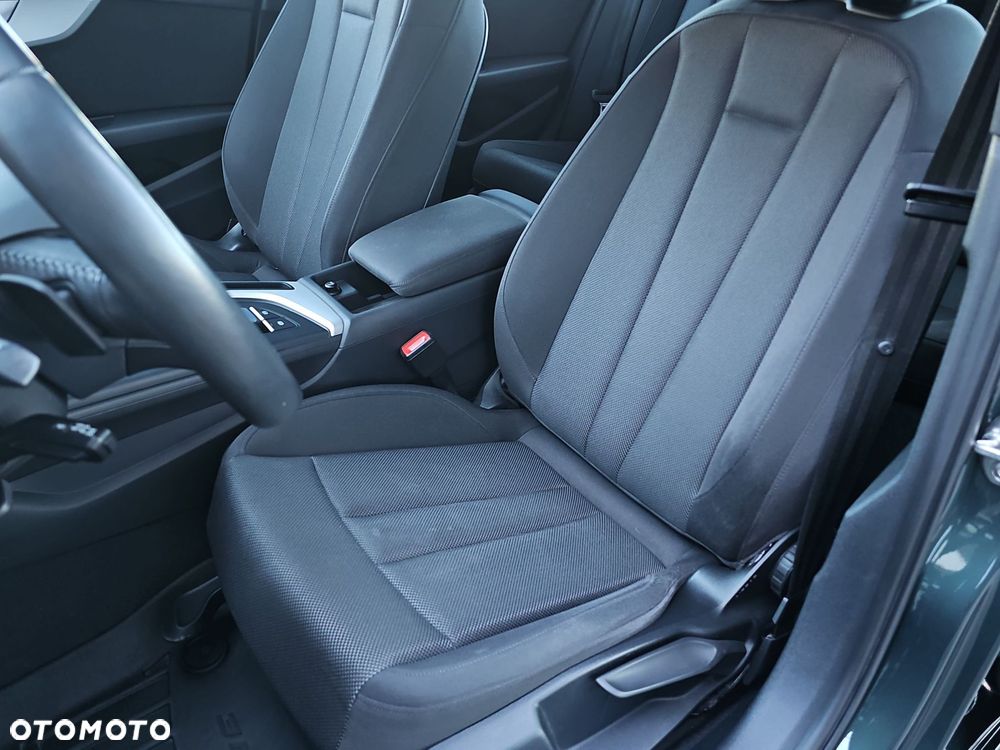 Audi A4 Limousine - 13