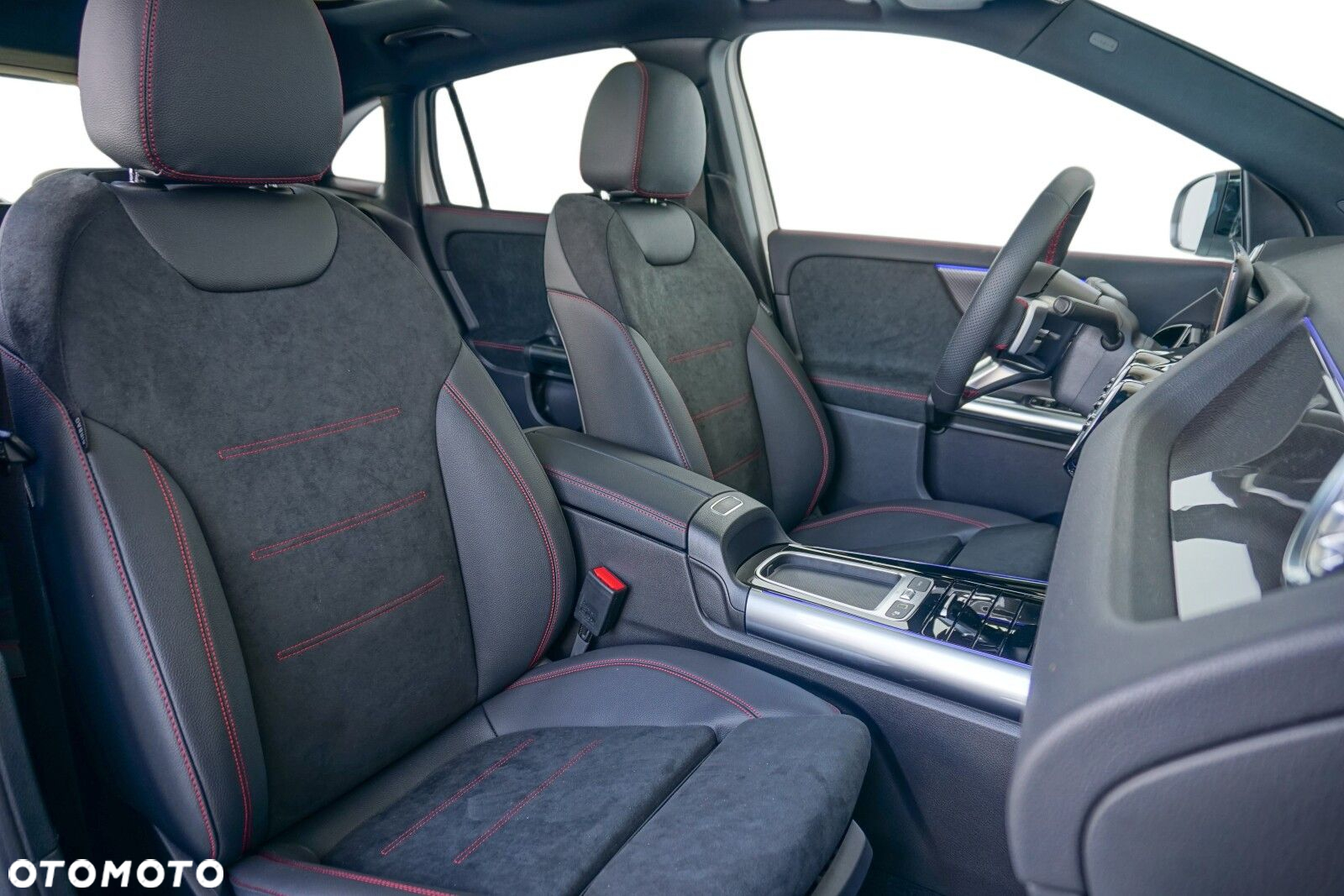 Mercedes-Benz GLA - 8