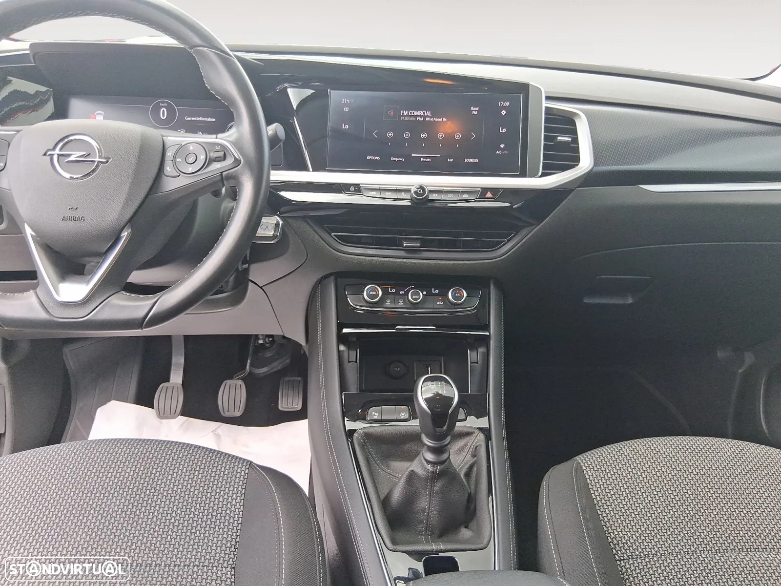 Opel Grandland 1.2 T GS Line - 11