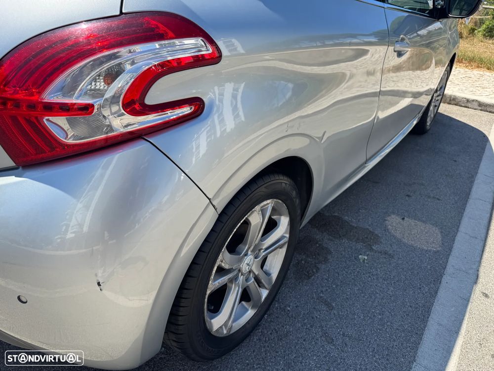 Peugeot 208 1.2 VTi Allure - 11