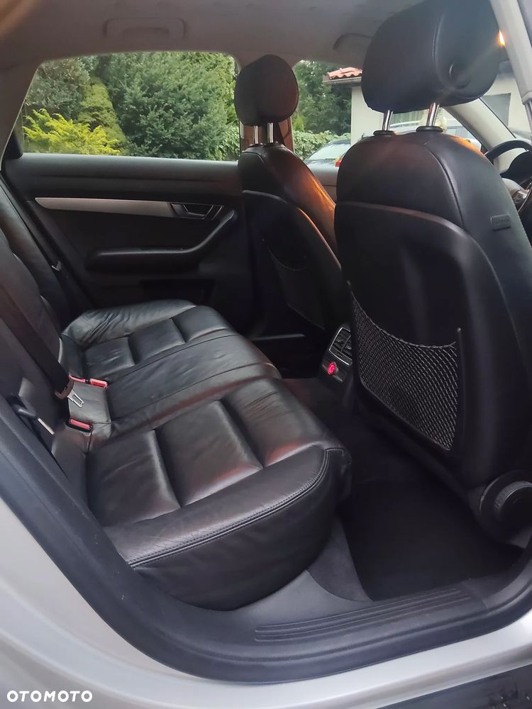 Audi A6 Limousine 2.4 - 34