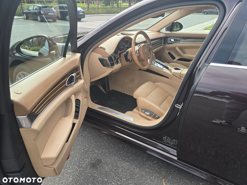 Porsche Panamera Turbo - 13