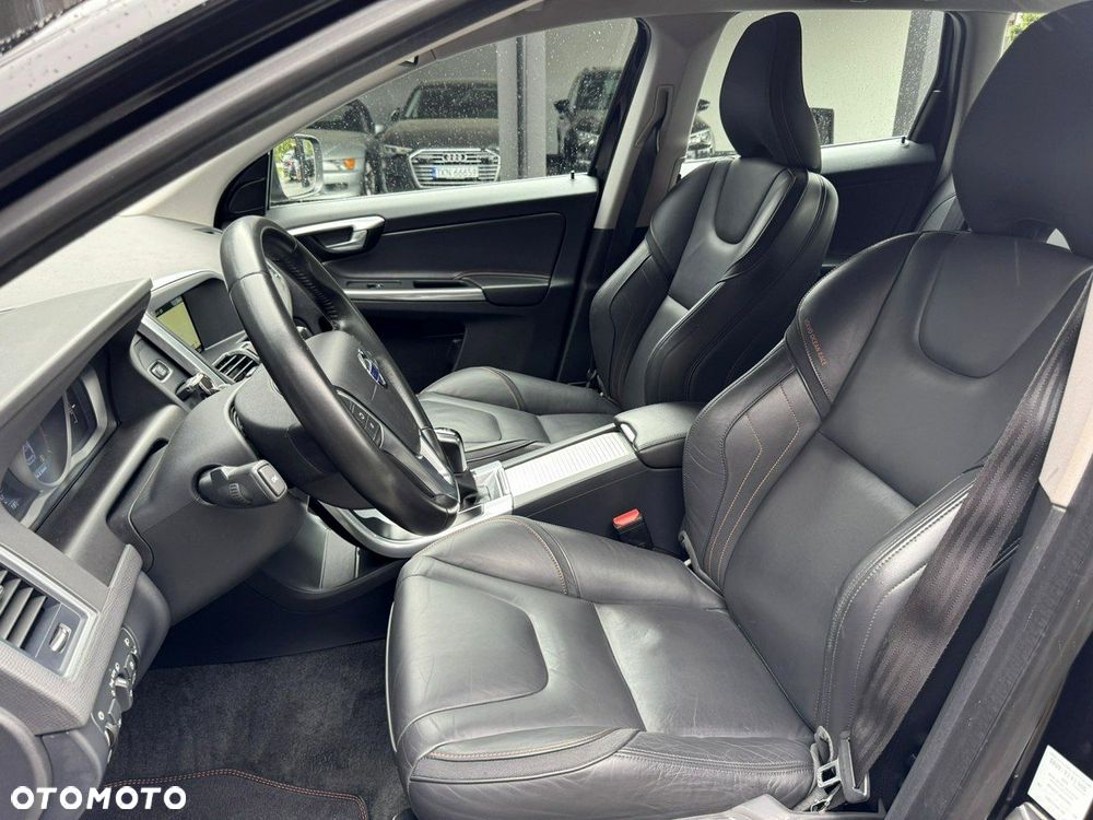 Volvo XC 60 D3 Drive-E Ocean Race - 31