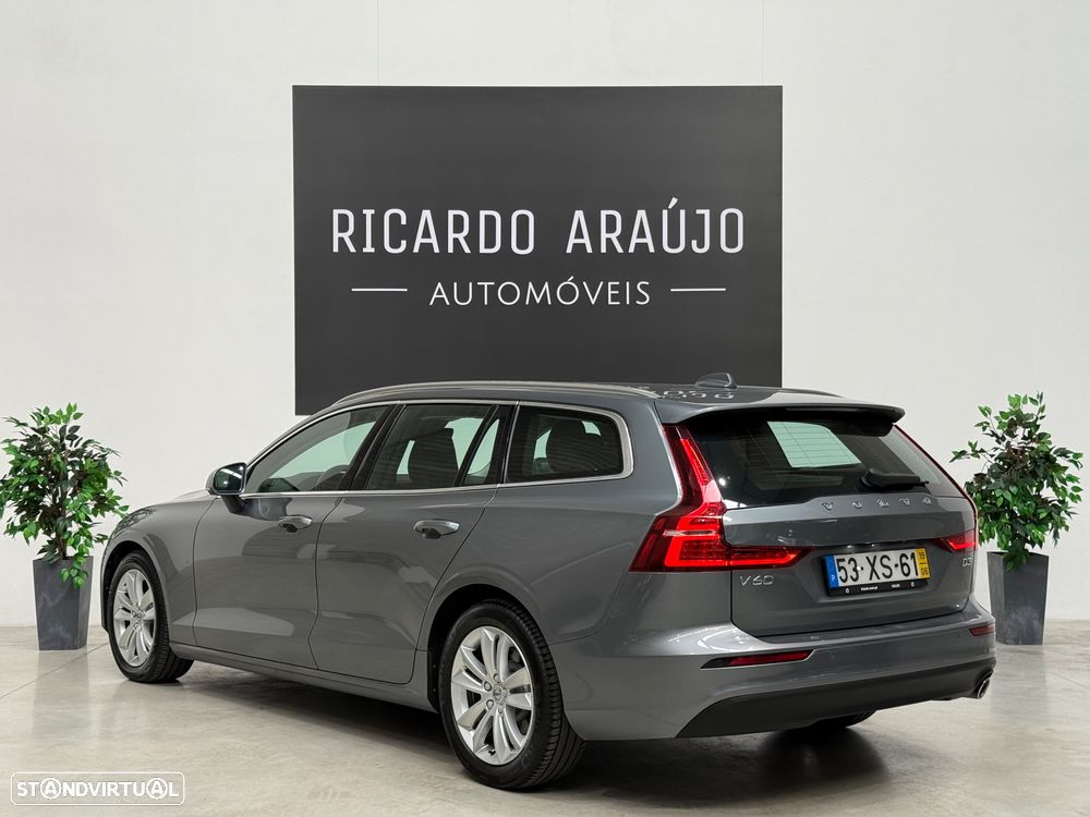 Volvo V60 2.0 D3 Momentum Plus Geartronic - 3