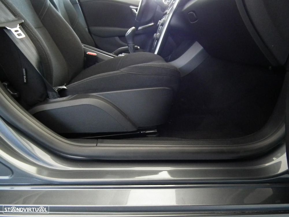 Volvo V40 1.6 D2 Kinetic - 16