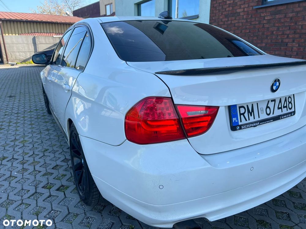 BMW Seria 3 318i - 3