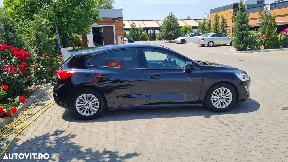 Ford Focus 1.5 TDCi Powershift Titanium - 5