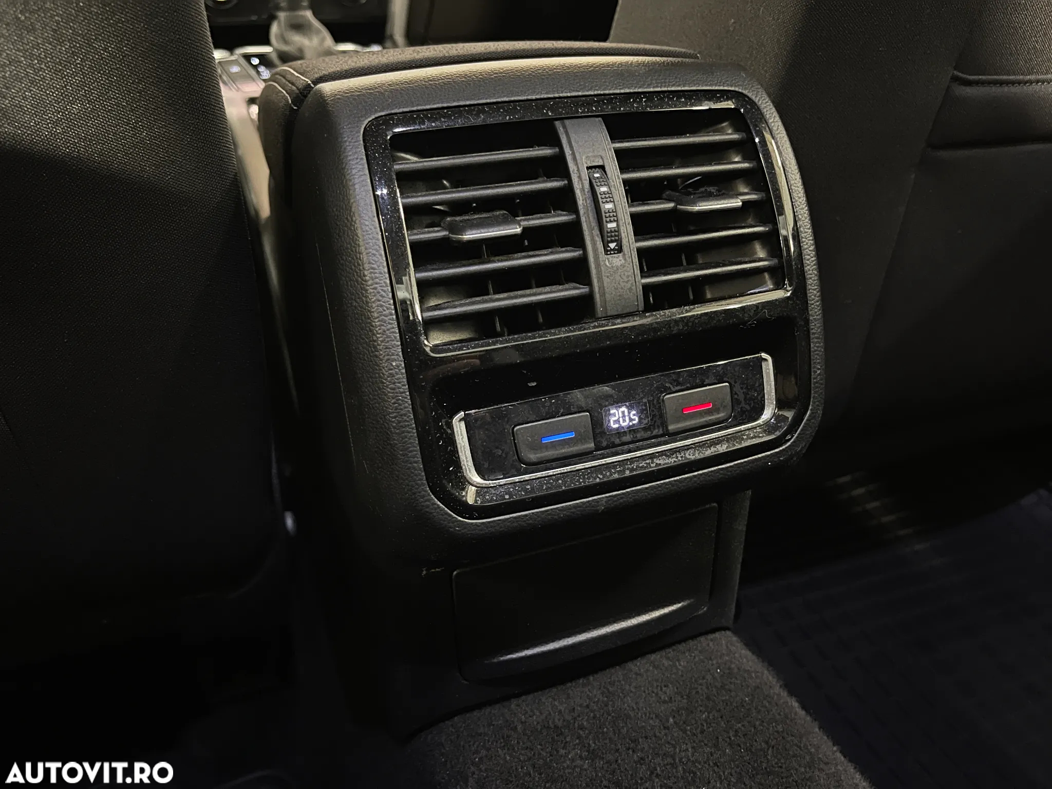 Volkswagen Passat 1.5 TSI ACT DSG Comfortline - 21