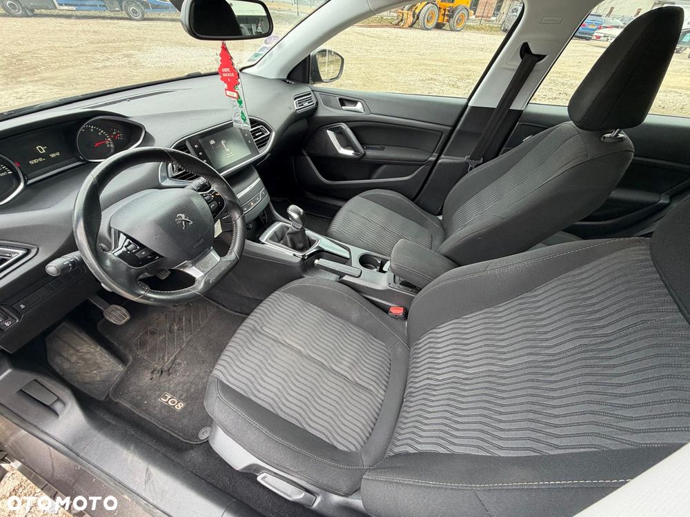 Peugeot 308 PureTech 82 Active - 11