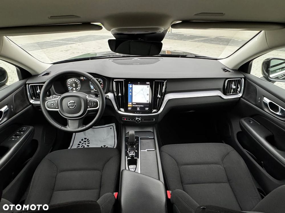 Volvo V60 B4 B DKG Momentum - 8