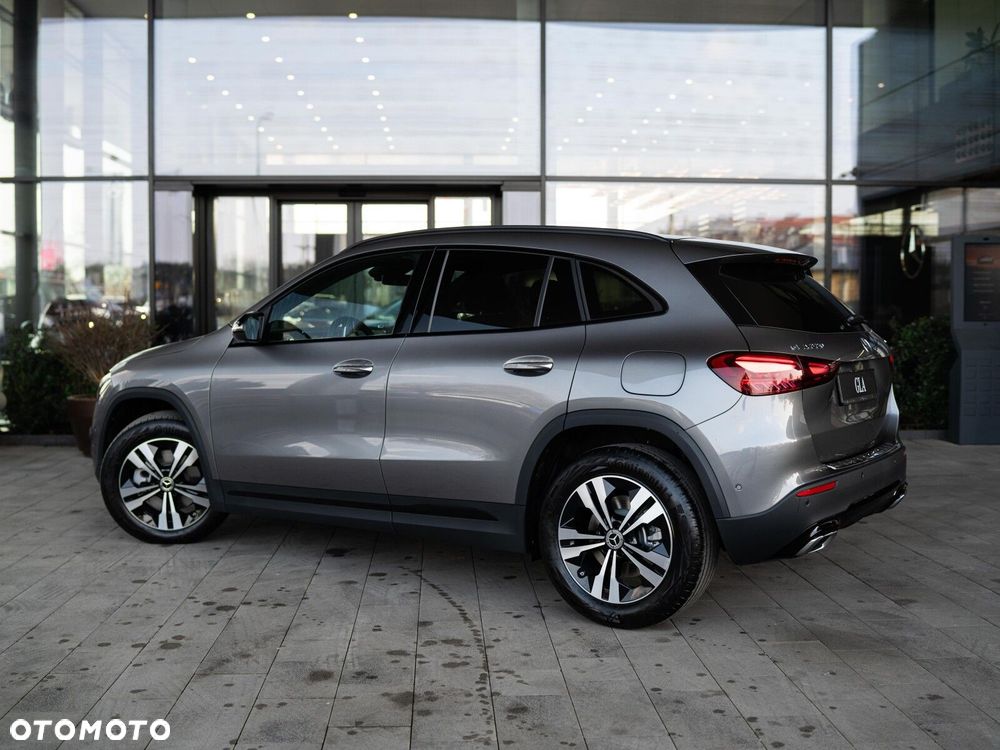 Mercedes-Benz GLA - 6