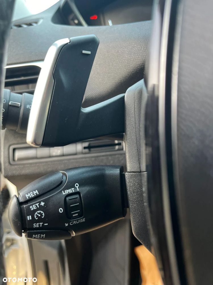 Peugeot 3008 PureTech 130 Stop & Start GPF EAT8 Allure - 11