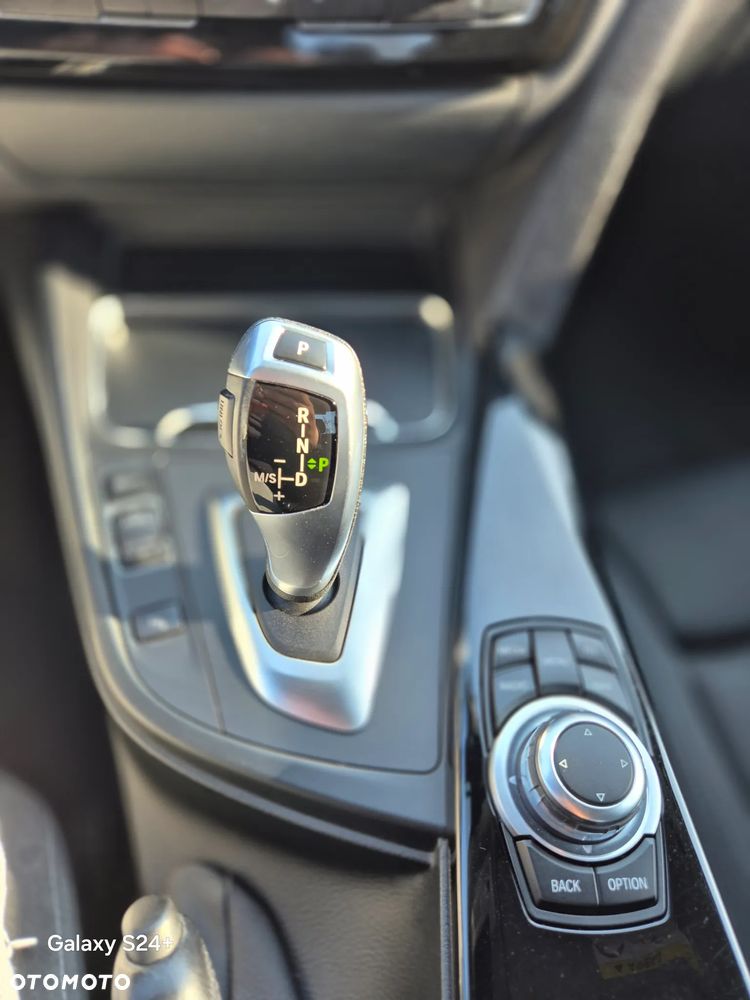 BMW Seria 3 318i Sport Line - 13