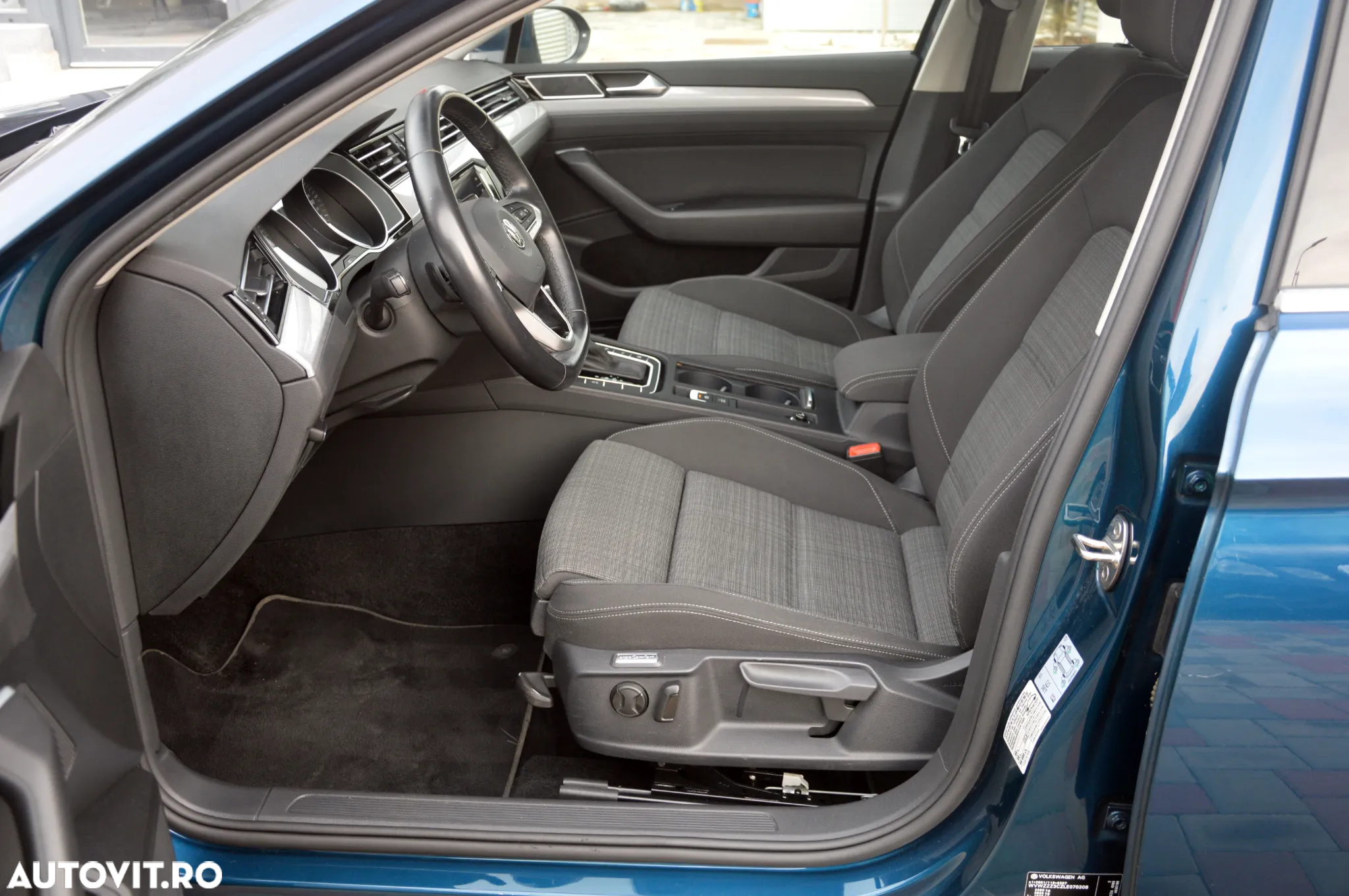 Volkswagen Passat 1.6 TDI DSG Comfortline - 20