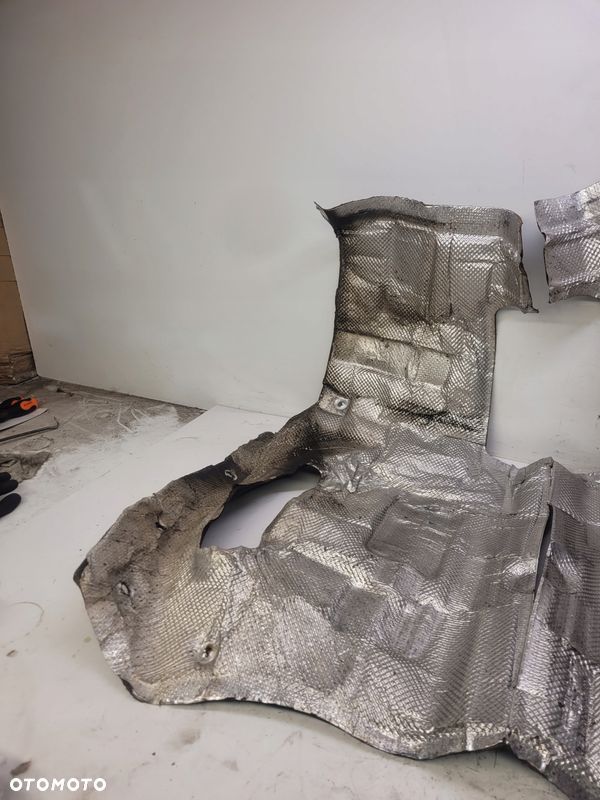 OSŁONA TERMICZNA TUNELU AUDI A4 B8 A5 8K0803979H - 2
