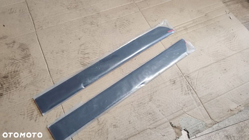 EU LISTWA DRZWI PRAWY TYŁ DISCOVERY SPORT L550 - 1