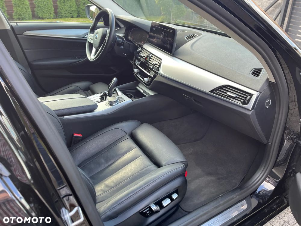 BMW Seria 5 530i GPF Luxury Line - 16