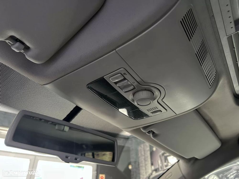 VW Touran 2.0 TDI Highline 7L - 19