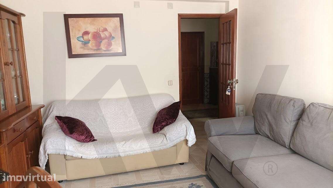 Apartamento T2 na zona envolvente à Praça de Toiros na Moita - Grande imagem: 3/28