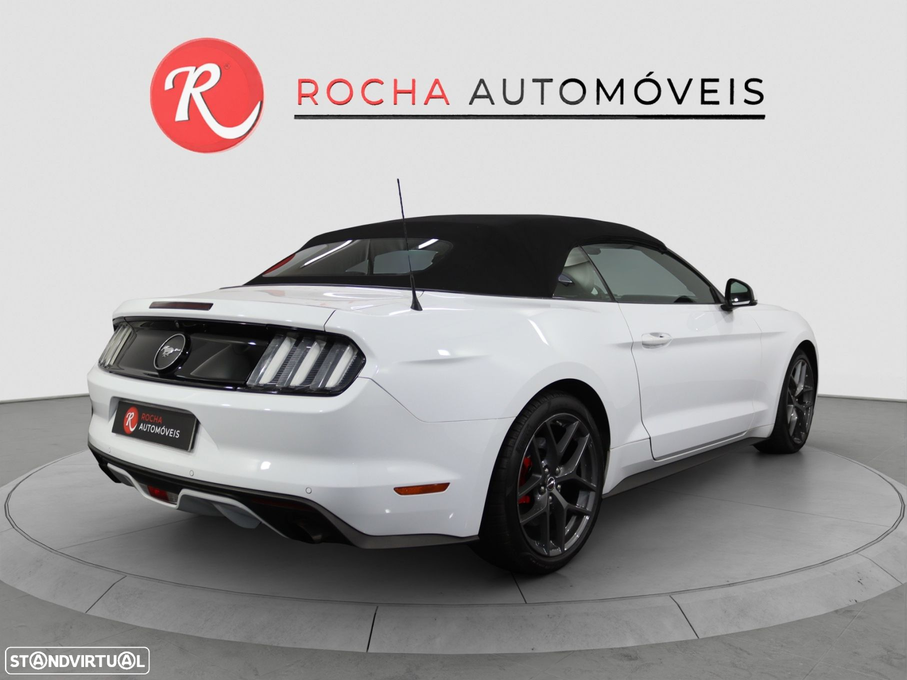 Ford Mustang - 8