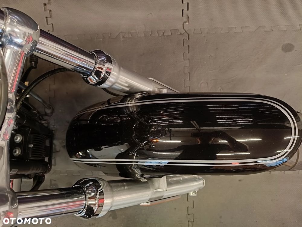 Harley-Davidson Sportster Custom 1200C - 17