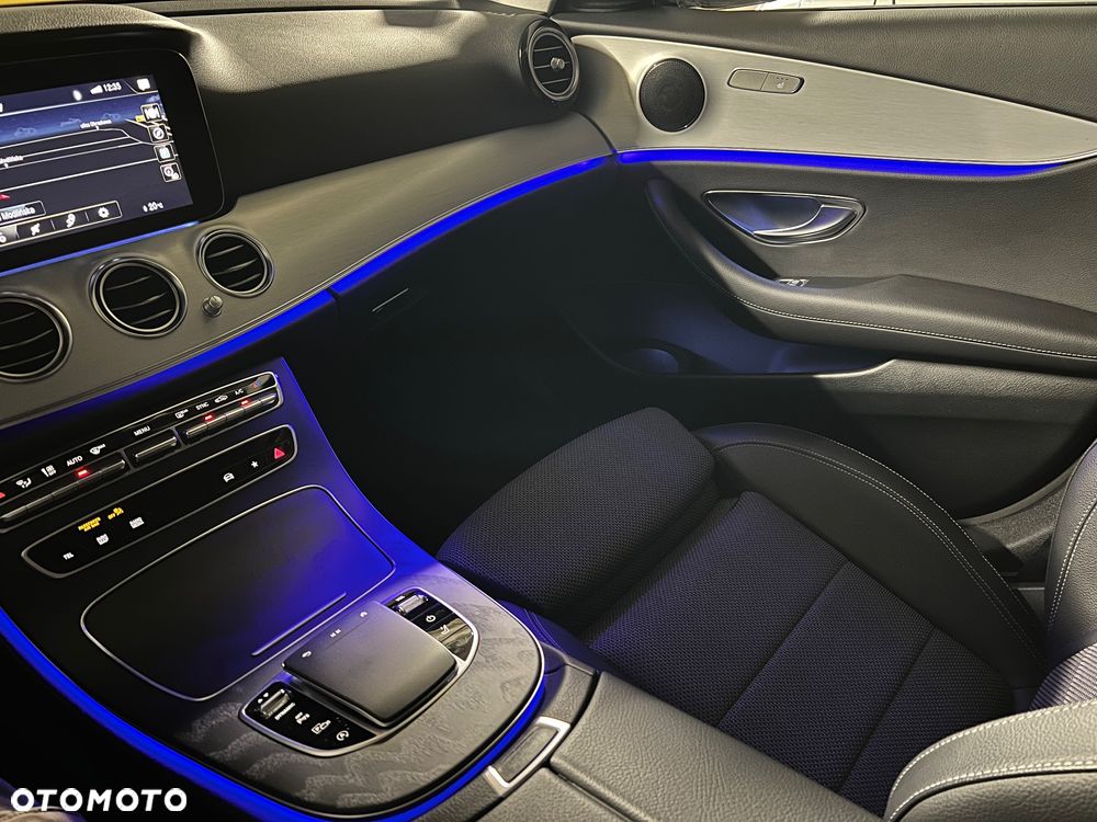 Mercedes-Benz Klasa E - 32