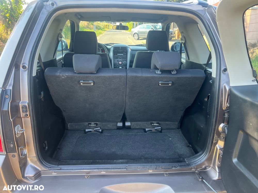 Suzuki Grand Vitara 1.9 DDIS JX - 11