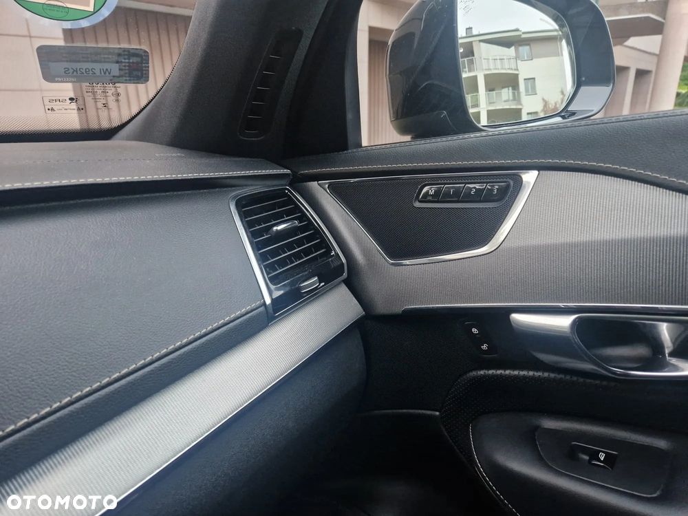 Volvo XC 90 D5 AWD R-Design 7os - 31