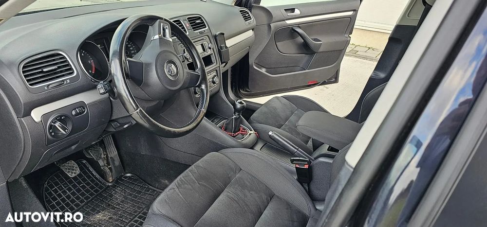 Volkswagen Golf 1.6 TDI DPF Highline - 9