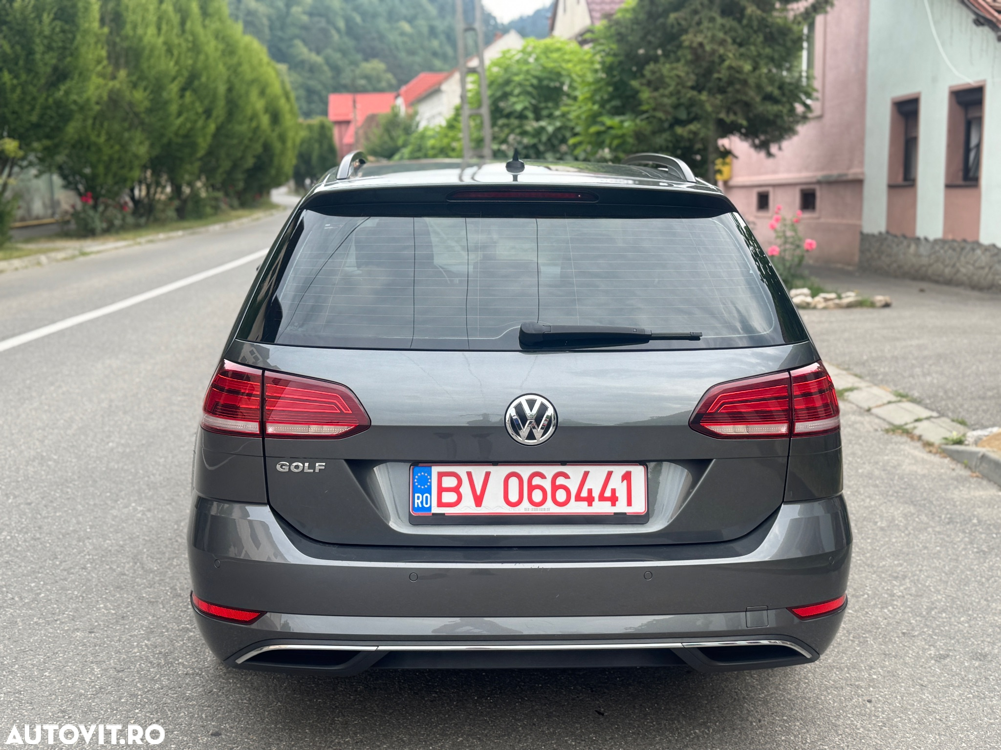 Volkswagen Golf Variant 1.6 TDI SCR Join - 4