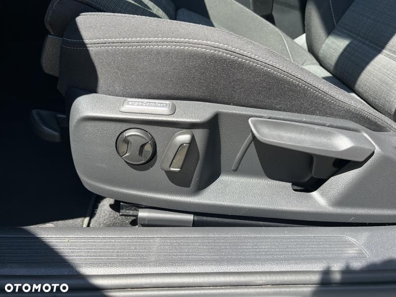Volkswagen Passat Variant 2.0 TDI EVO Business DSG - 23