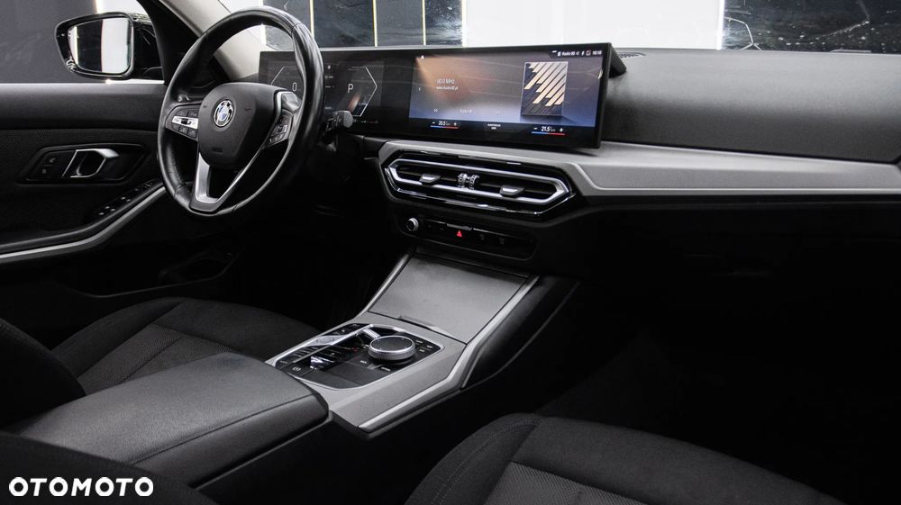 BMW Seria 3 320i Advantage sport - 16