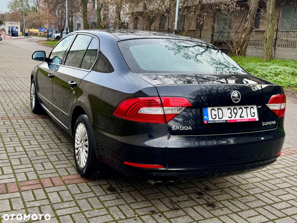 Skoda Superb 2.0 TDI Ambition DSG - 14