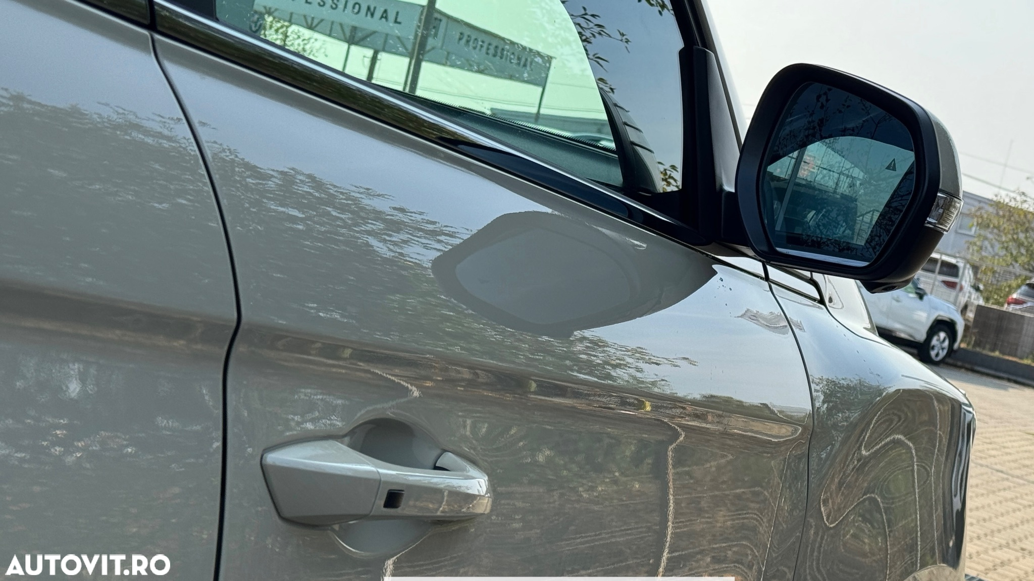 SsangYong MUSSO Grand 2.2 e-XDI 6AT Premium - 10