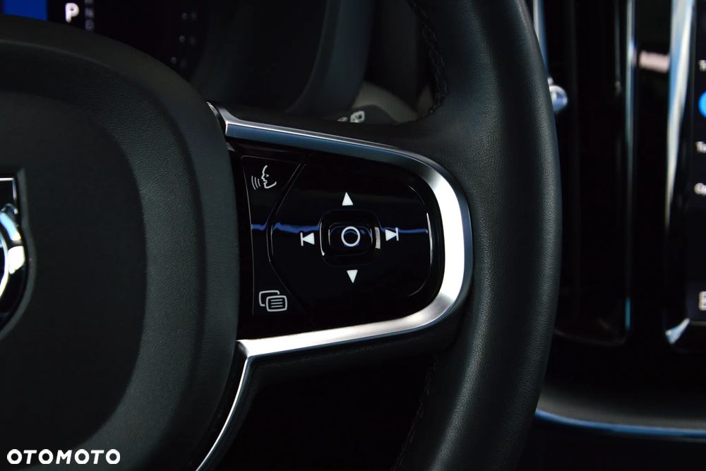 Volvo XC 60 T8 Plug-In Hybrid AWD Plus Dark - 26