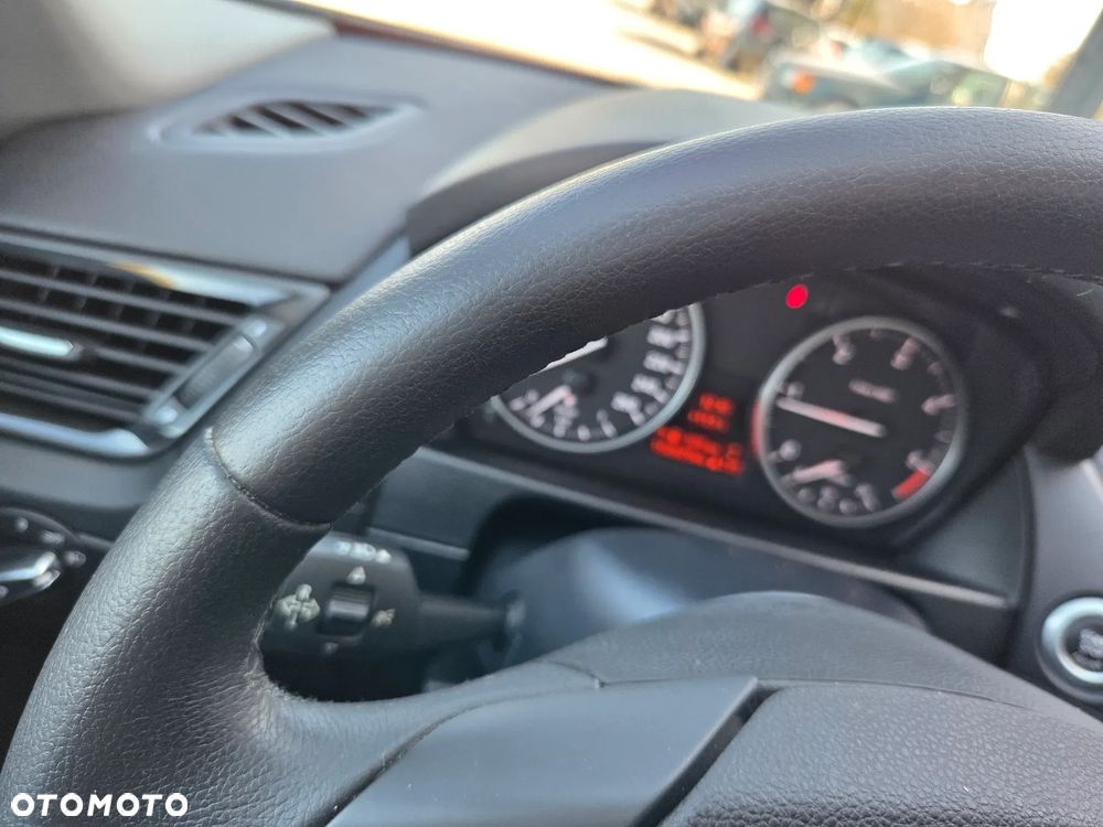 BMW X1 xDrive18d xLine - 28